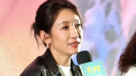 在露出光的公园里